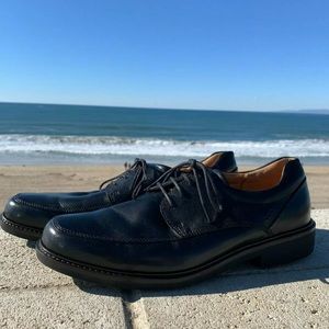 LIKE NEW Ecco Black Dress Shoes "Holton Apron Toe"